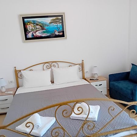 Artur Apartments Himare Eksteriør bilde