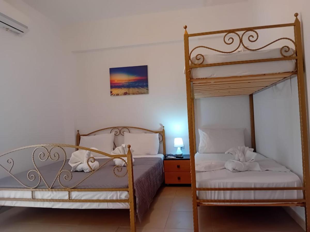 Artur Apartments Himare Eksteriør bilde