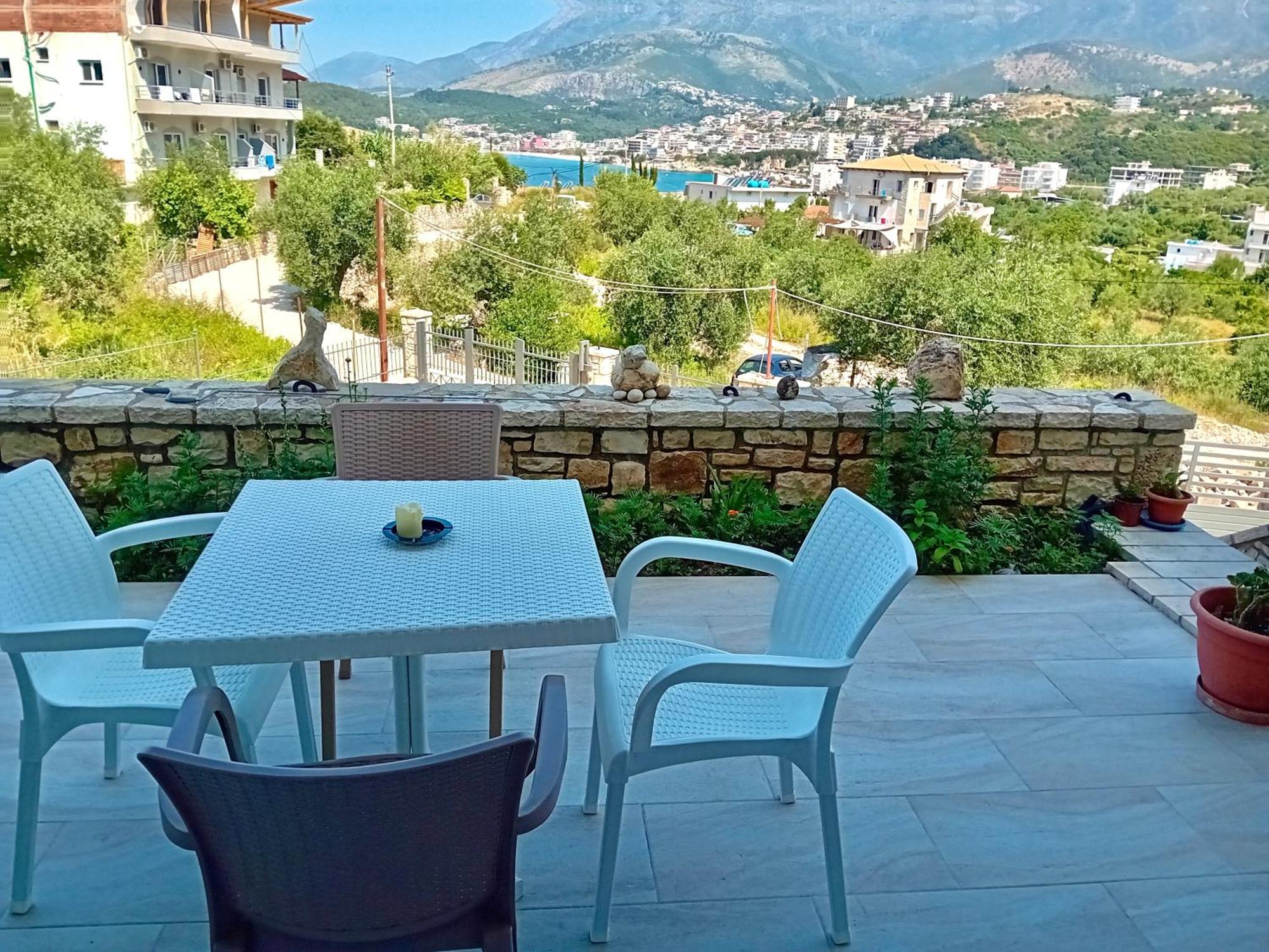 Artur Apartments Himare Eksteriør bilde